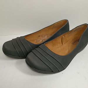 Cliffs by White Mountain Black Slip-On Flats | Size 7.5M Comfortable & Stylish